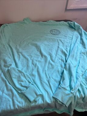 Light Mint Green Long-Sleeve Puppie Love Rescue Santa Puppie Graphic Tee